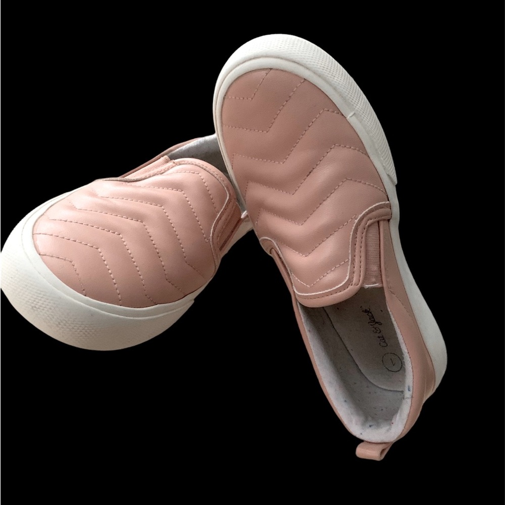 Cat and Jack Slip On Sneakers Girl's Sz 1 wide 'Nellie' Blush Pink Casual Flats - Picture 1 of 6